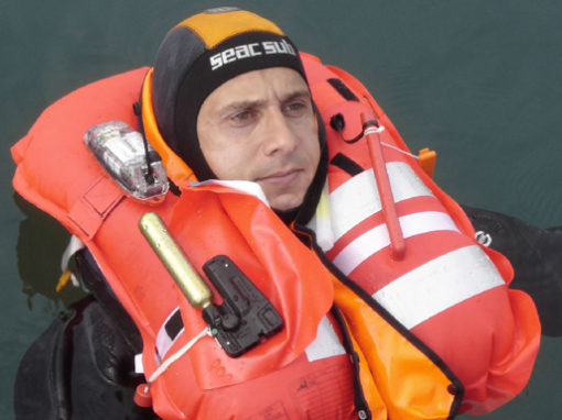 “Men overboard” geolocation system